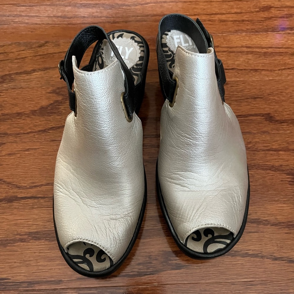 FLY London Silver Leather Open-Toe Slingback Shoes
